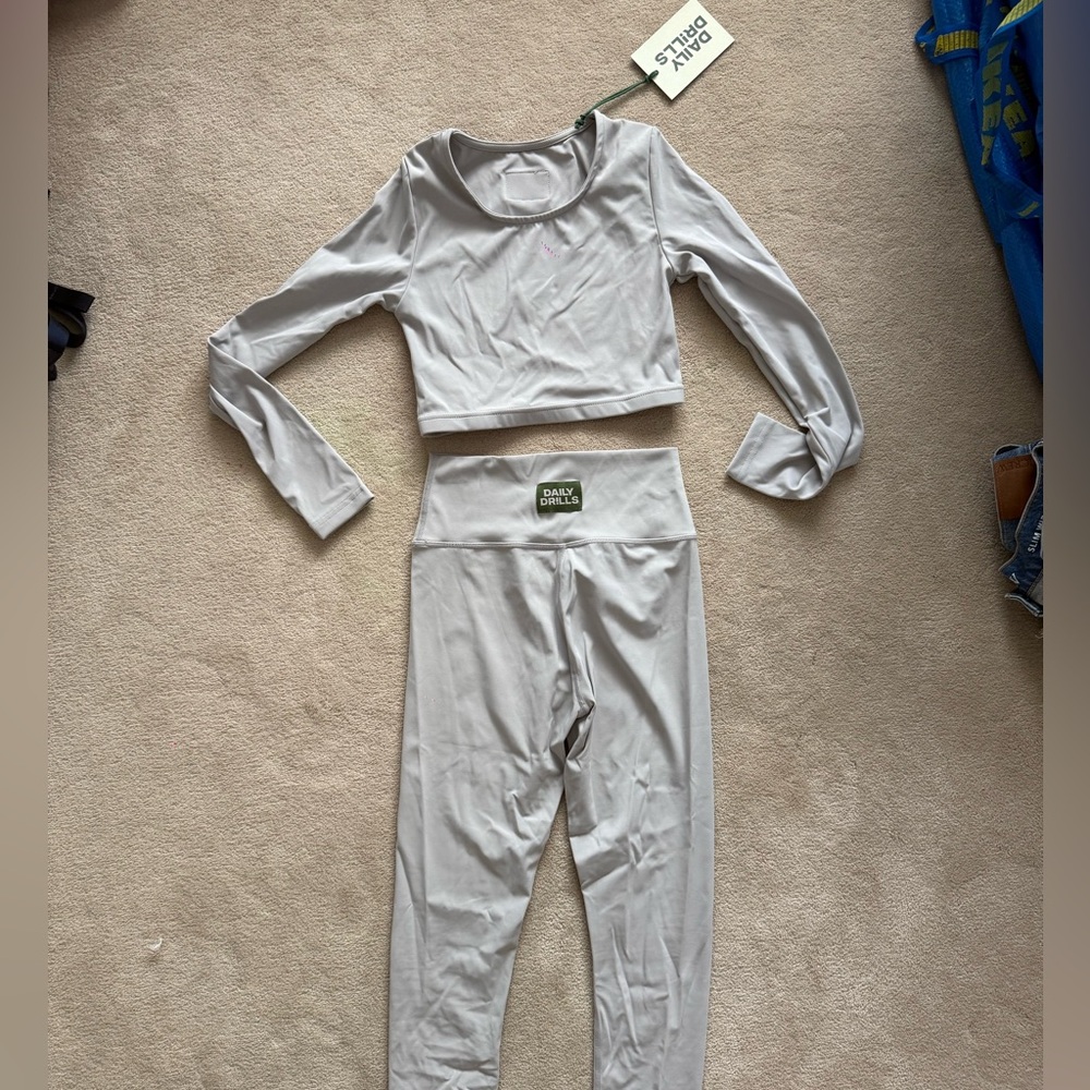 NWT Daily Drills Light Gray Activewear Set